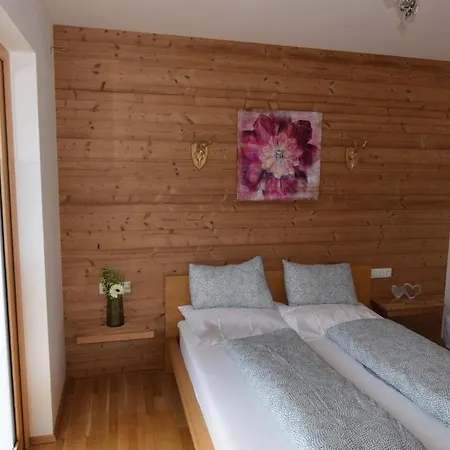 Apartment Koenigsjodler Lodge, Dienten, Mountain